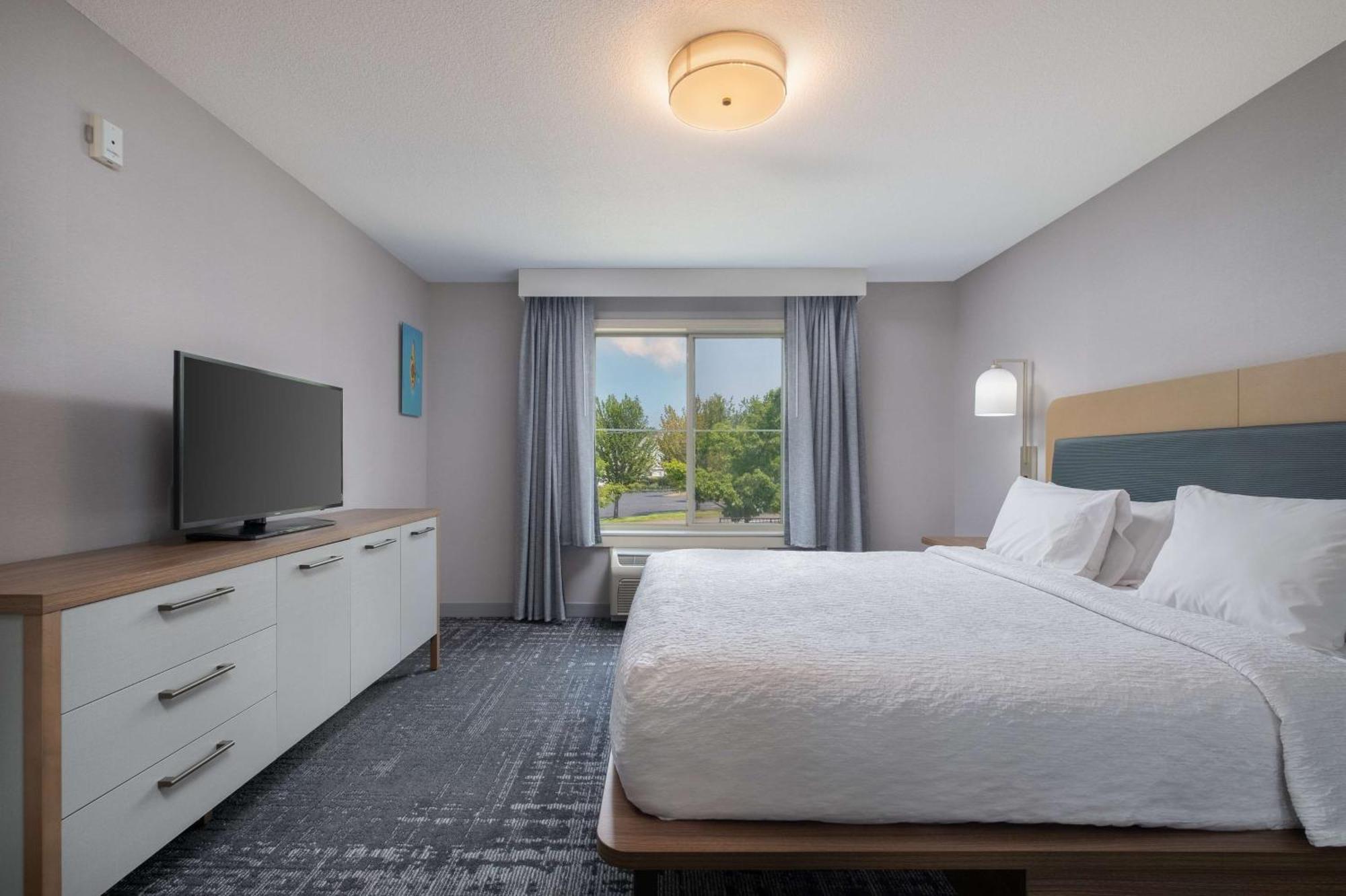 Homewood Suites Medford Exterior photo