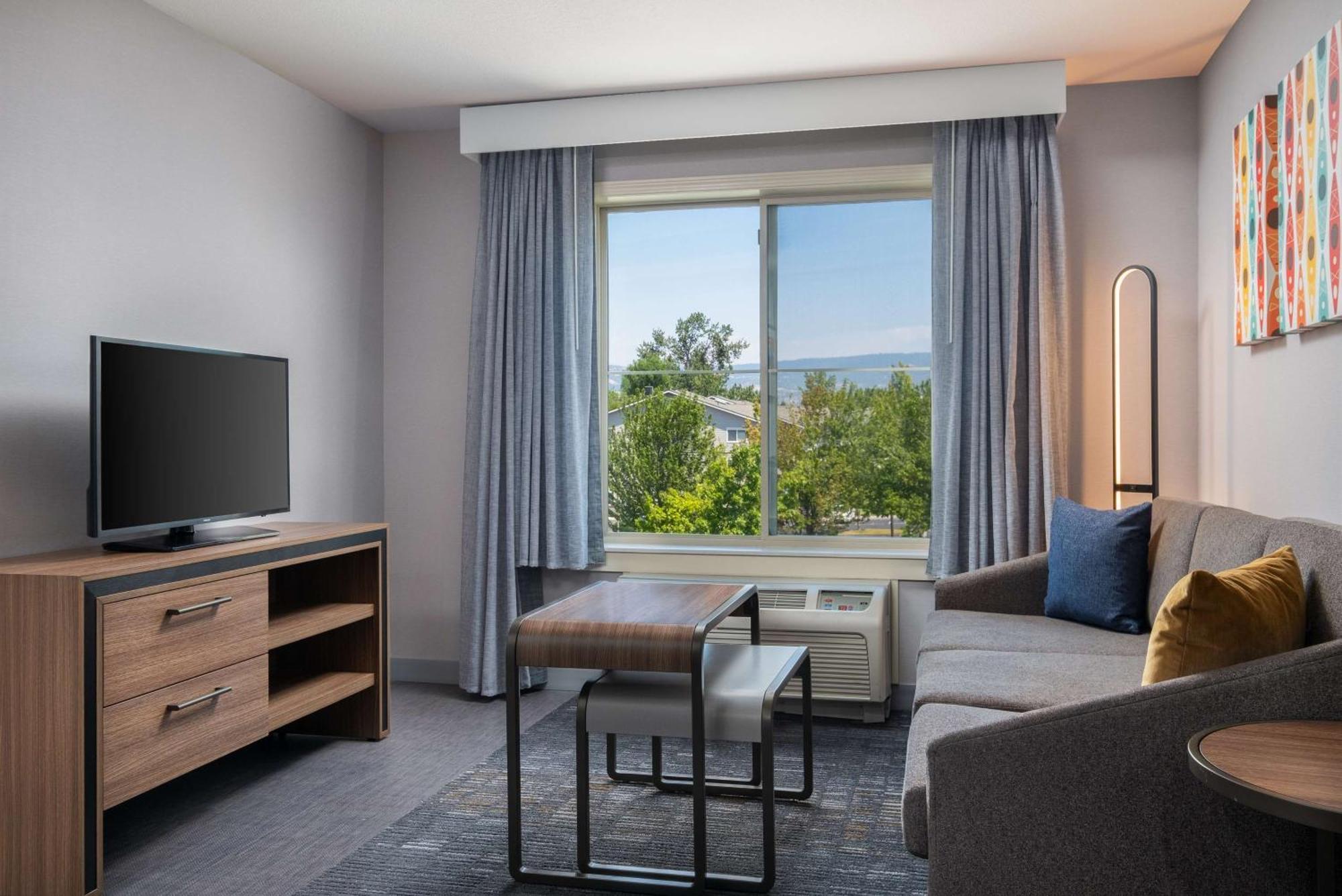 Homewood Suites Medford Exterior photo