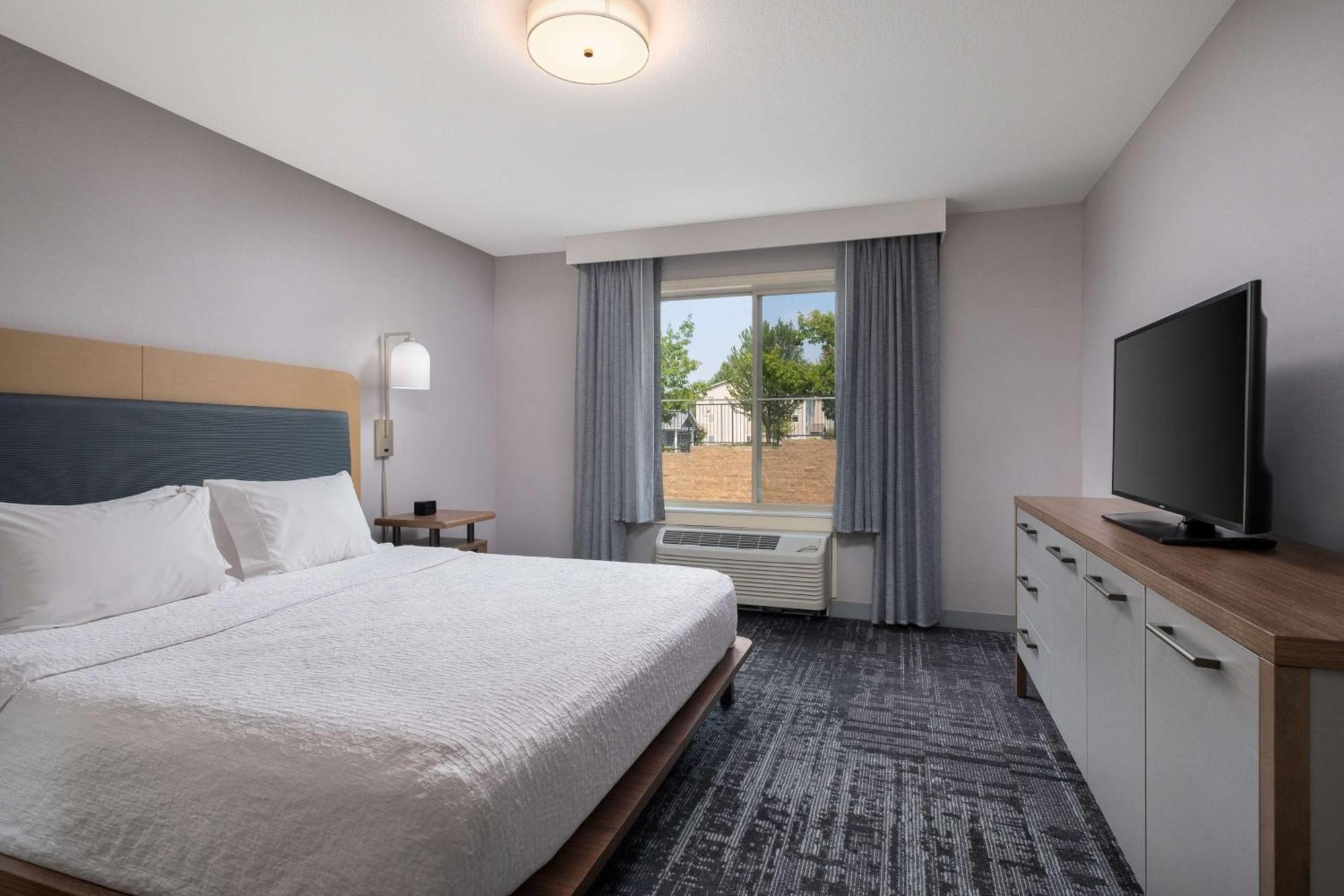Homewood Suites Medford Exterior photo